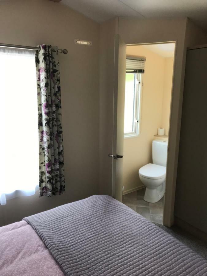 Deluxe Riverside Static Caravan Чеддар Екстер'єр фото